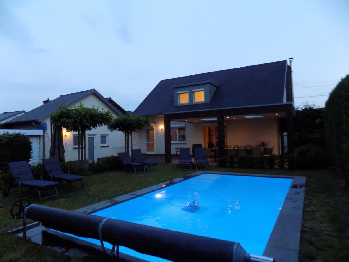 Villa Maas & Kempen Maaseik Exterior photo